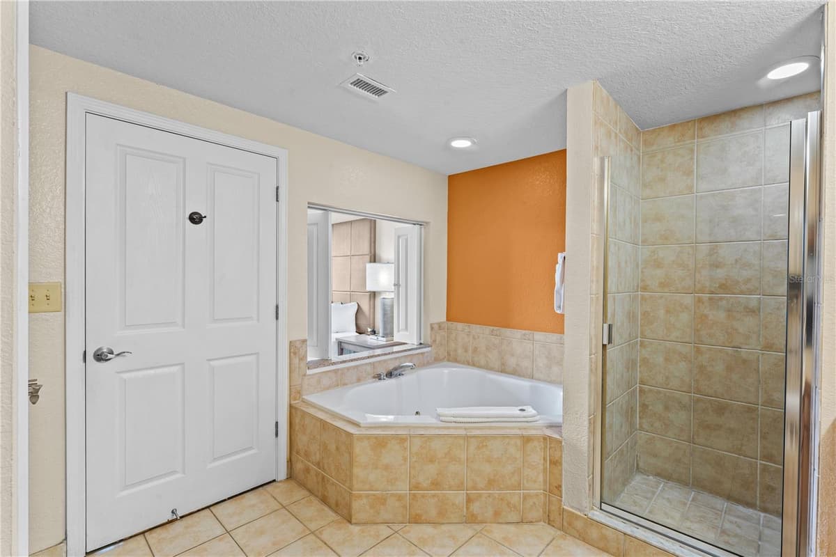 12544 FLORIDAYS RESORT DRIVE — photo 23 of 39