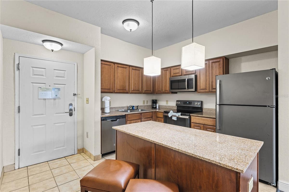 12544 FLORIDAYS RESORT DRIVE — photo 10 of 39