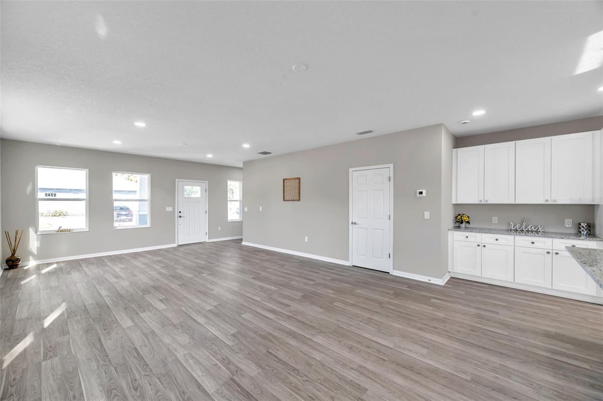 5742 MEADOWLANE STREET — photo 13 of 88