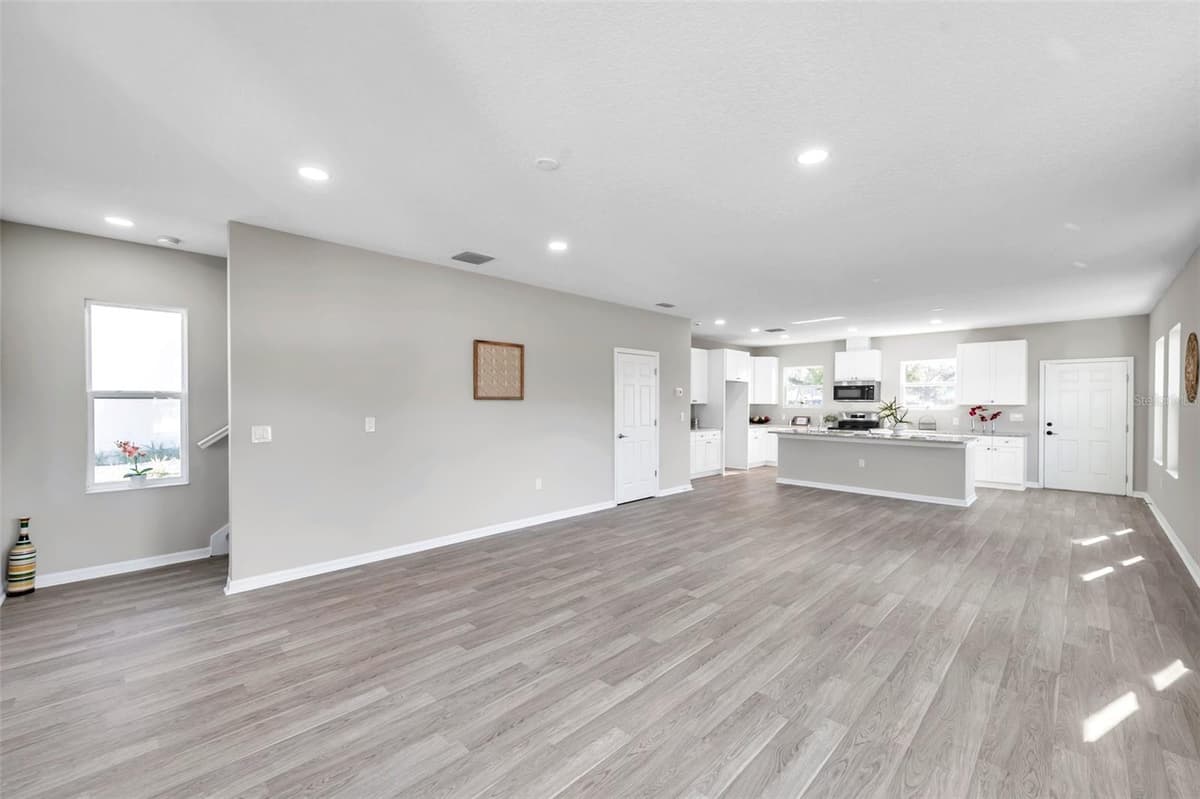 5742 MEADOWLANE STREET — photo 9 of 88