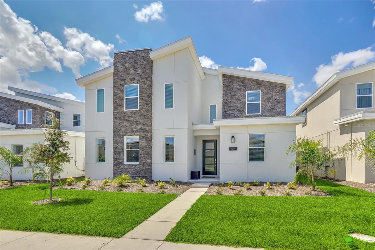 9194 SOMMERSET HILLS DRIVE — photo 1 of 68