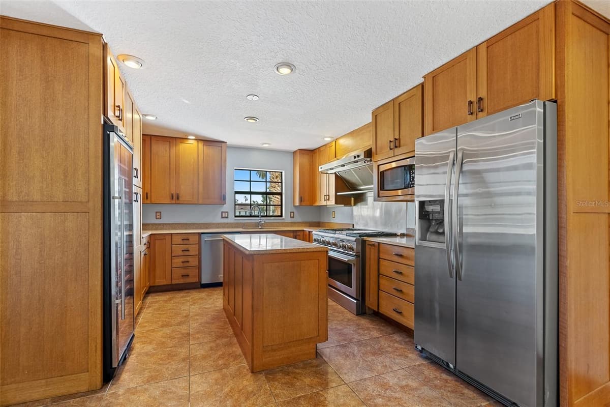 3726 ATLANTIC AVENUE — photo 4 of 62