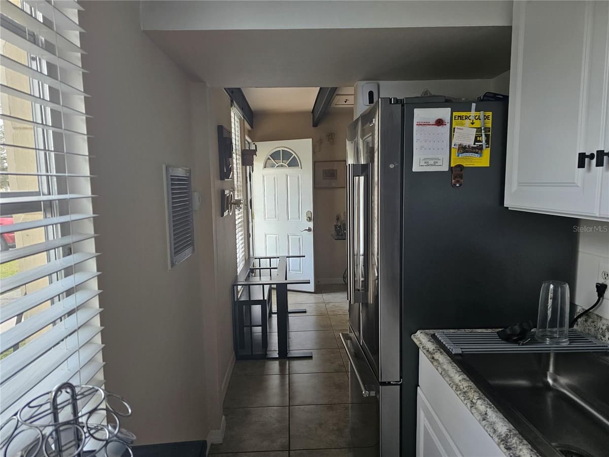 915 CLUB CIRCLE — photo 6 of 29