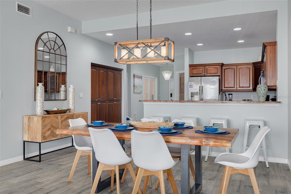 530 GULFVIEW BOULEVARD — photo 7 of 40