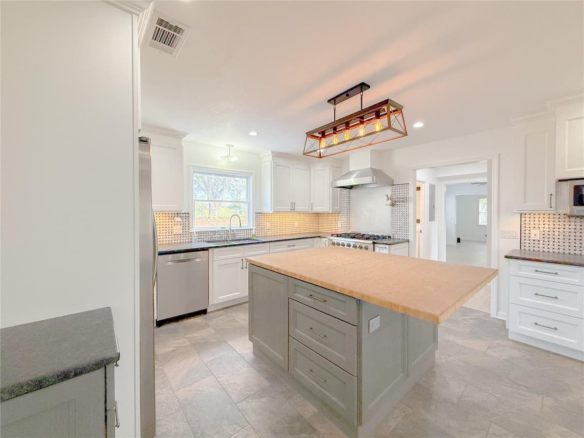 2827 SANCTUARY LANE — photo 16 of 59