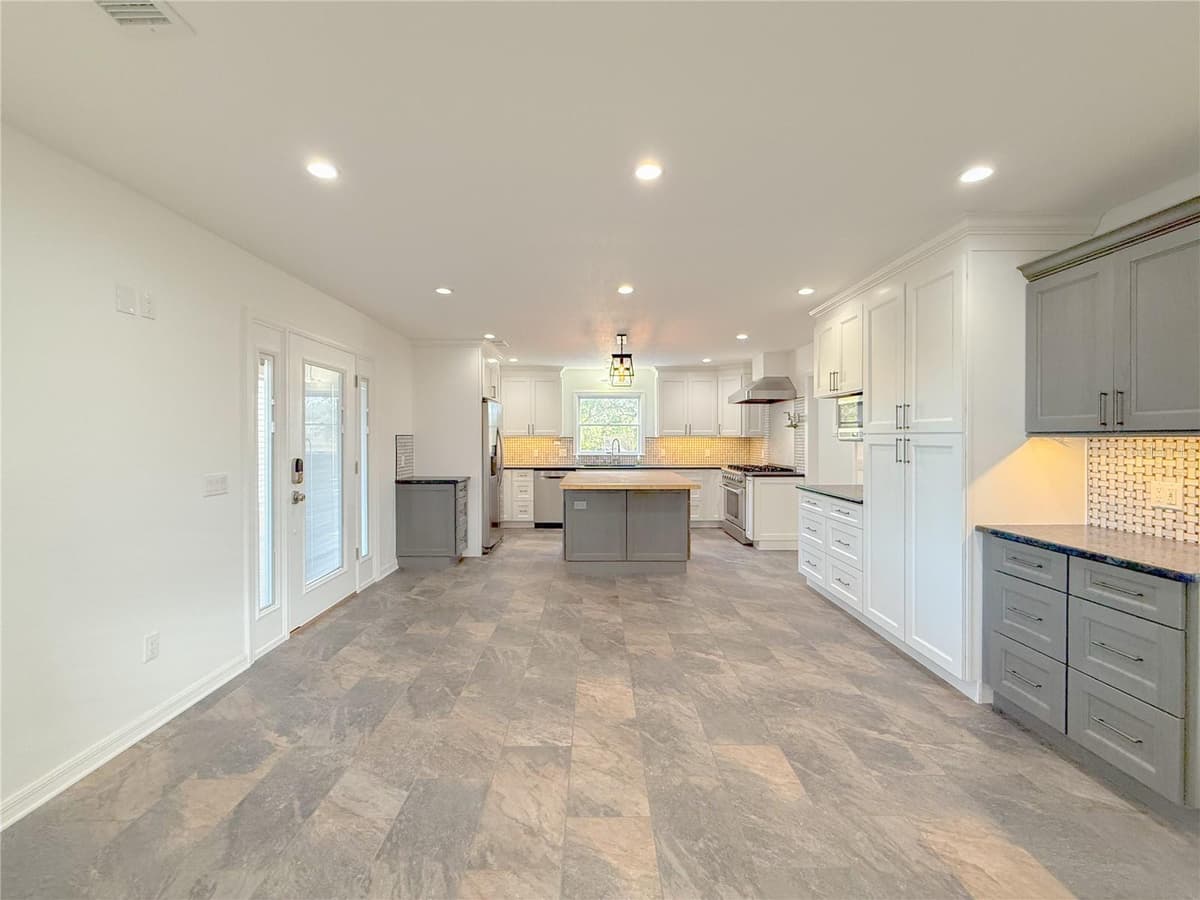 2827 SANCTUARY LANE — photo 14 of 59