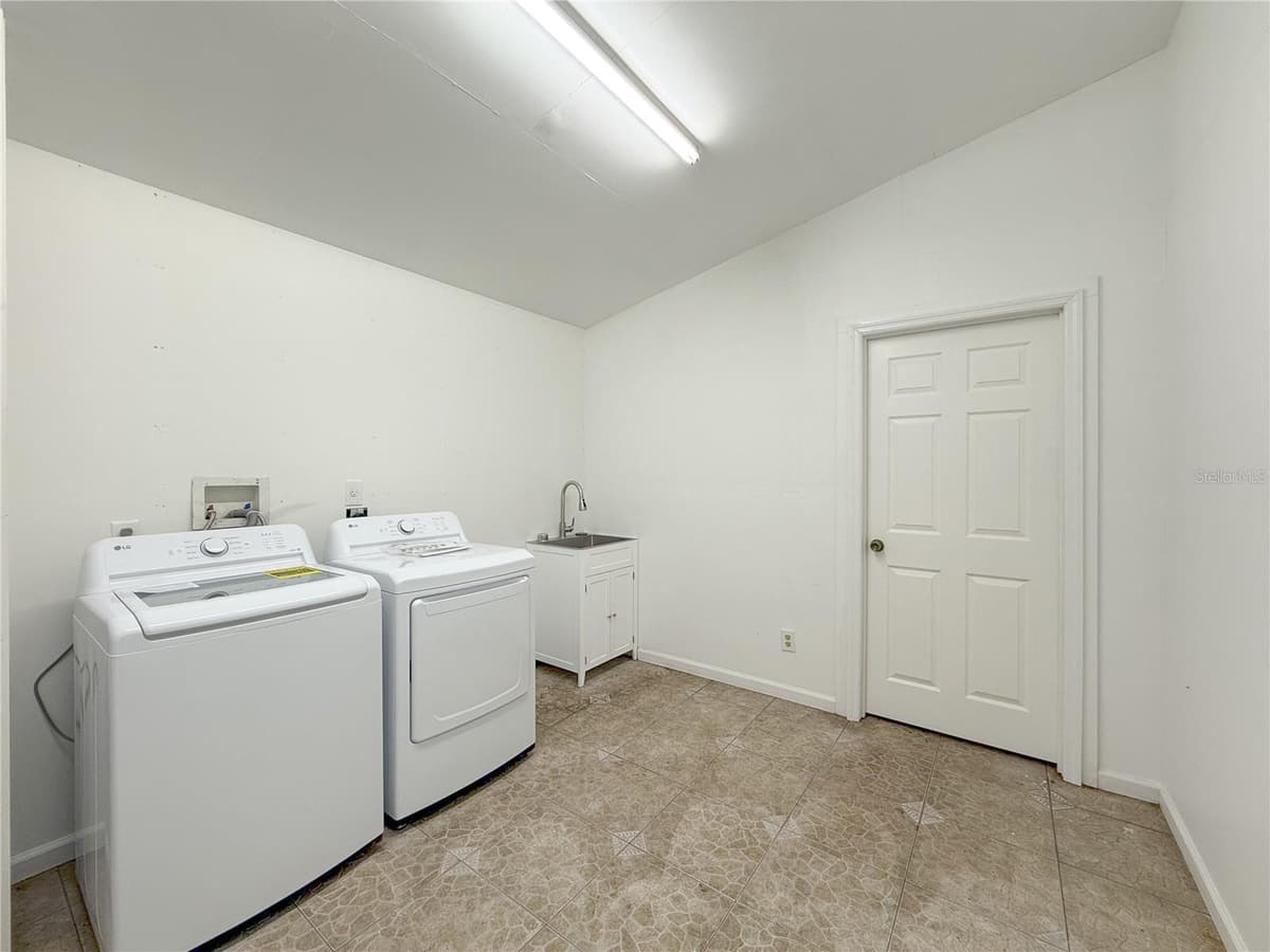 2827 SANCTUARY LANE — photo 56 of 59