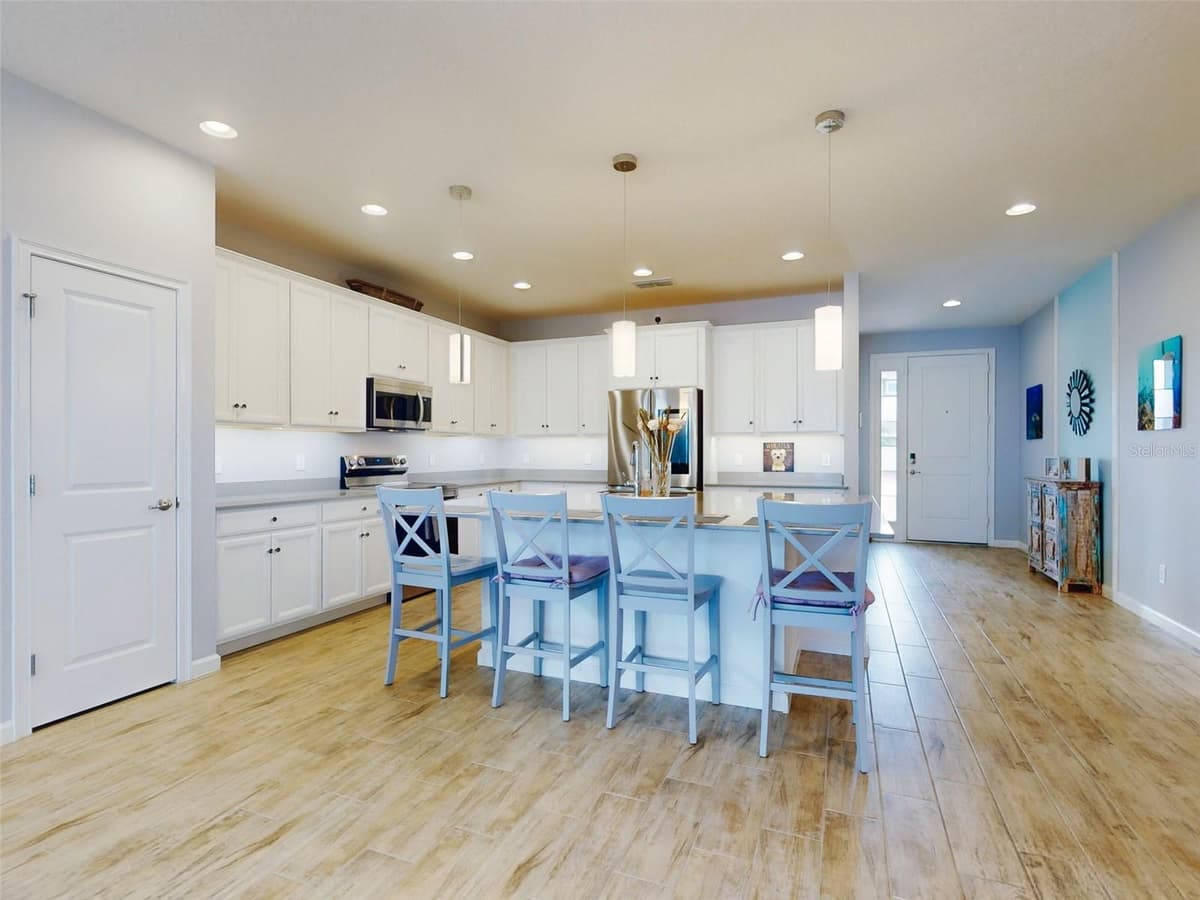 962 COMPASS LANDING DRIVE — photo 12 of 63