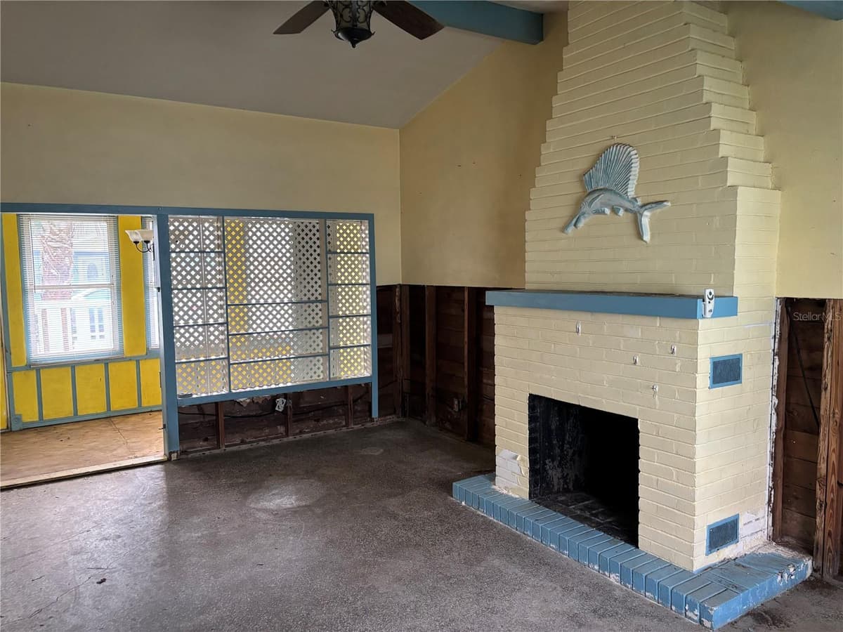 18006 4TH STREET — photo 16 of 32