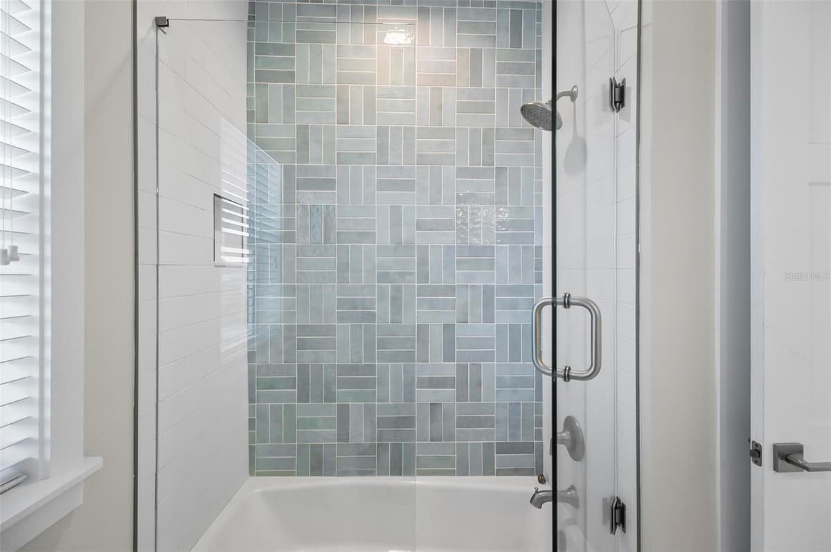 202 SURFVIEW LANE — photo 44 of 48