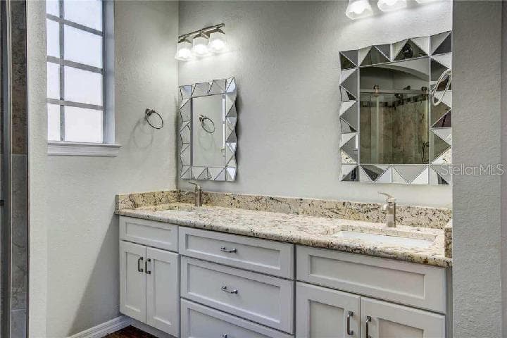132 VISTA VERDI CIRCLE — photo 6 of 35