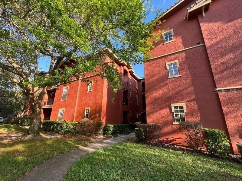 132 VISTA VERDI CIRCLE — photo 1 of 35