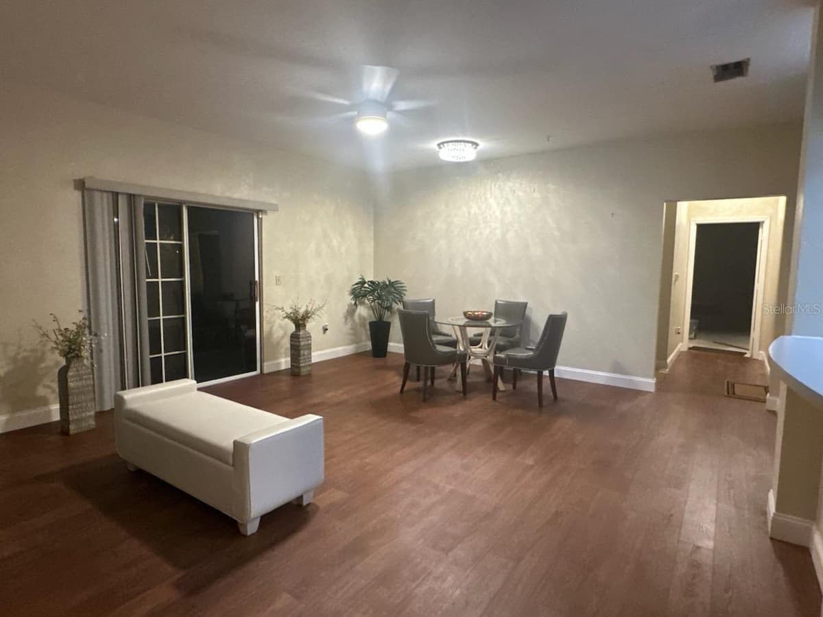 132 VISTA VERDI CIRCLE — photo 18 of 35