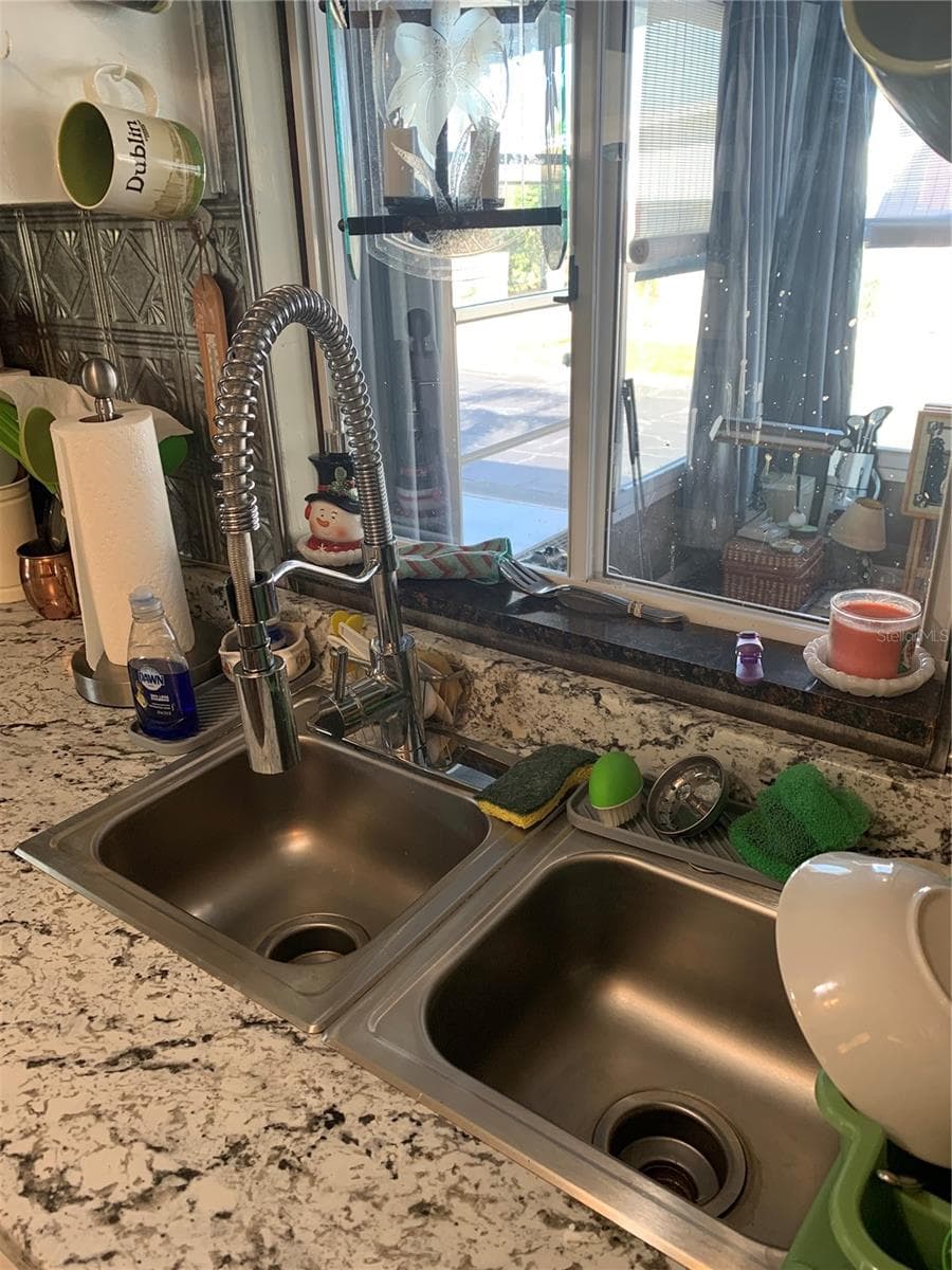 10456 PEACEFUL DRIVE — photo 7 of 24