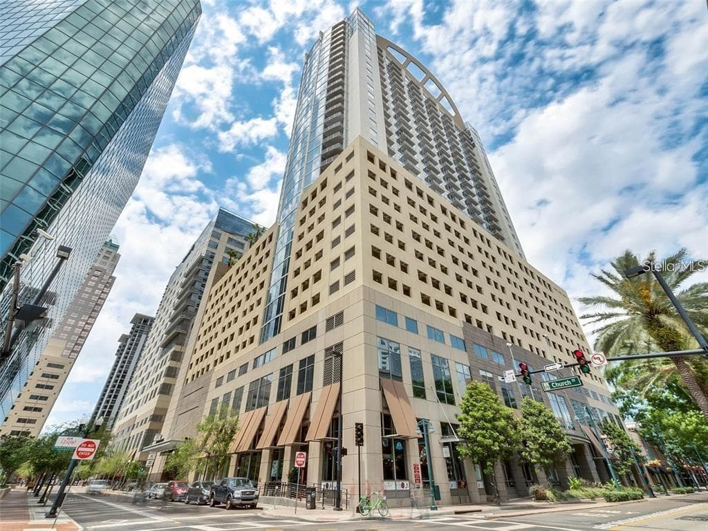 155 COURT AVENUE — photo 1 of 15