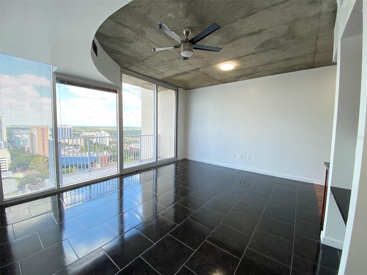 155 COURT AVENUE — photo 7 of 15