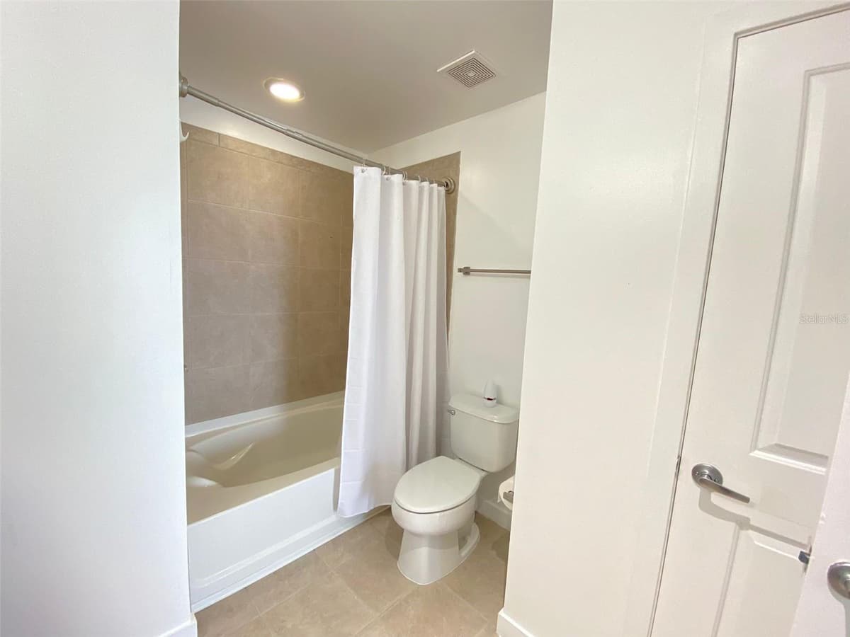 155 COURT AVENUE — photo 11 of 15