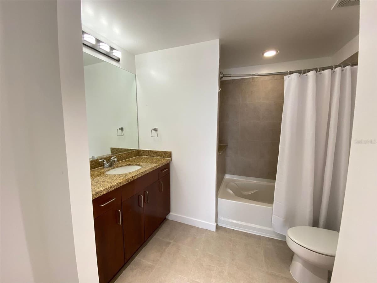 155 COURT AVENUE — photo 9 of 15