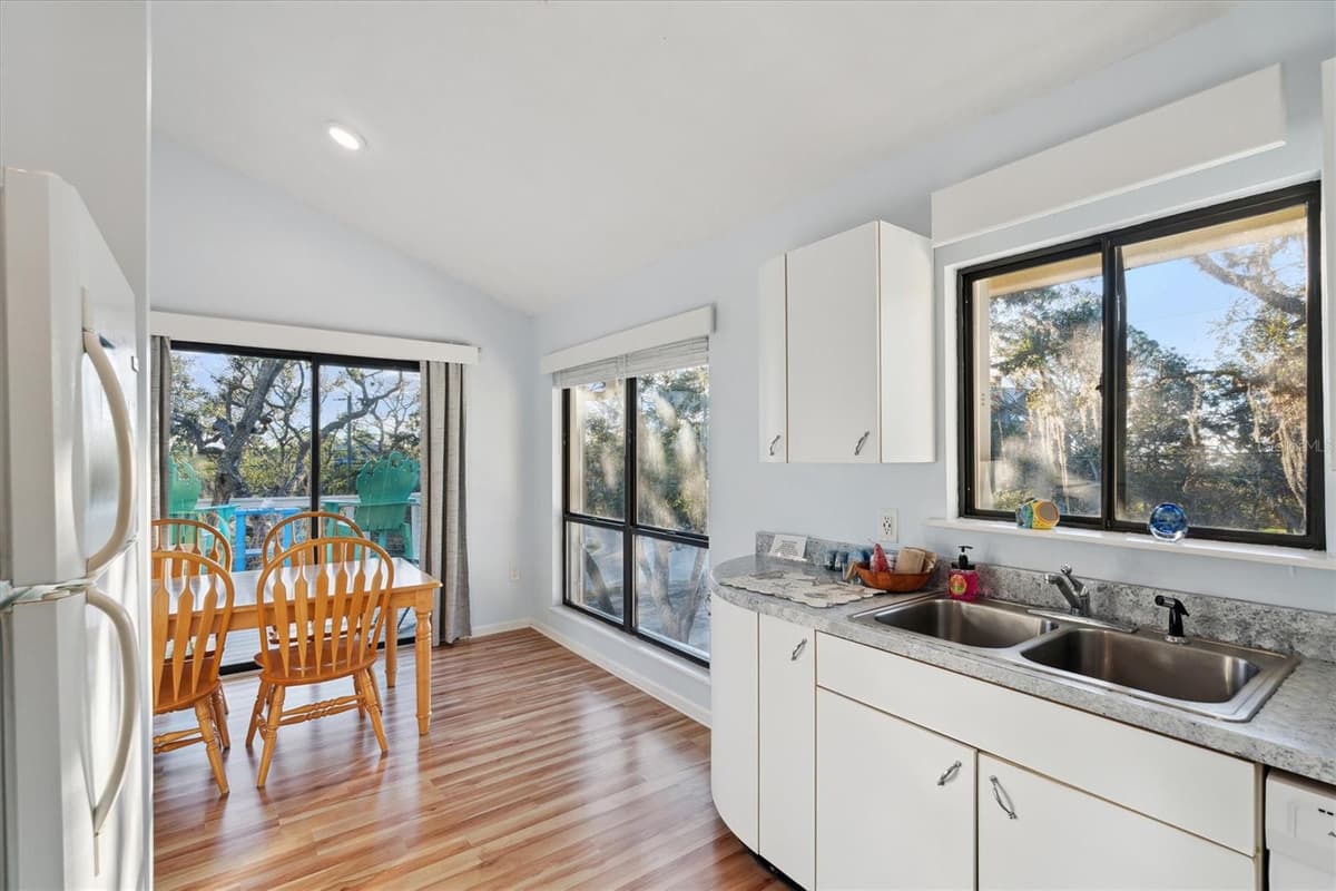 12631 HODGSON AVENUE — photo 18 of 40