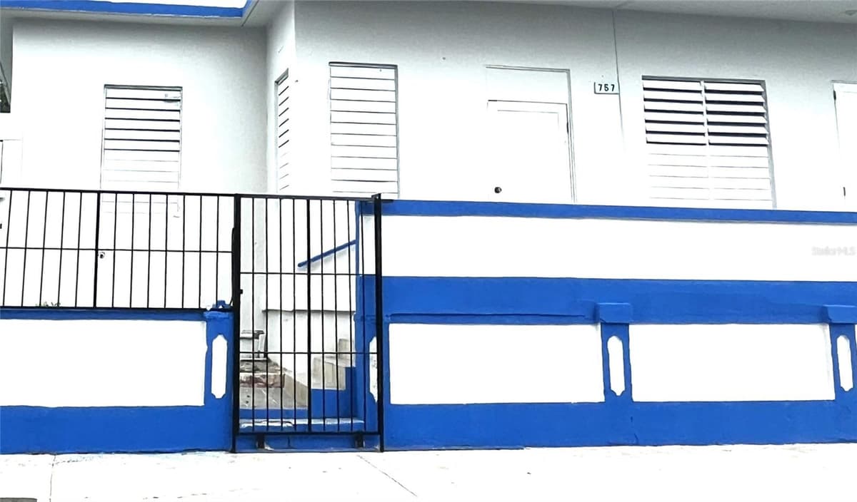 757 HIPODROMO — photo 3 of 5