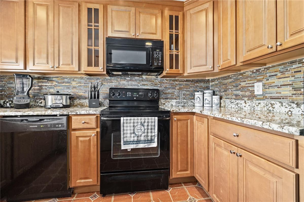 5012 STARFISH DRIVE — photo 7 of 30