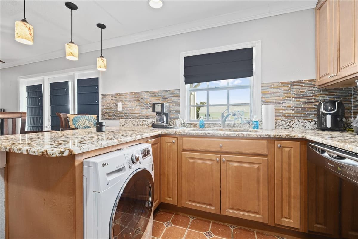 5012 STARFISH DRIVE — photo 6 of 30