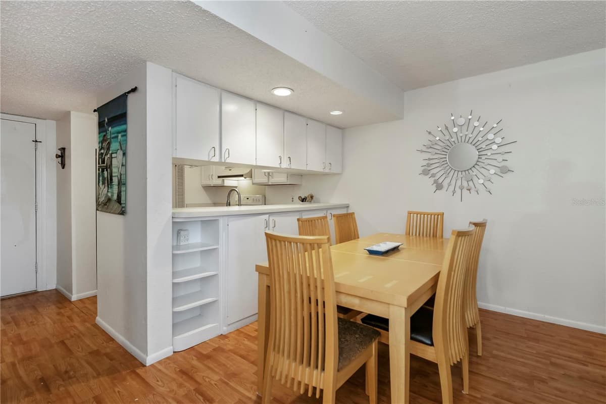 25188 MARION AVENUE — photo 12 of 49