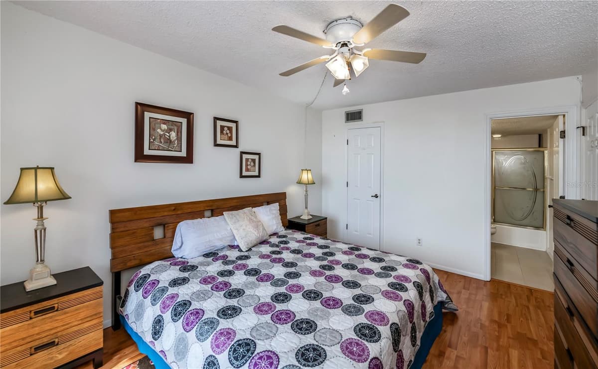 25188 MARION AVENUE — photo 21 of 49
