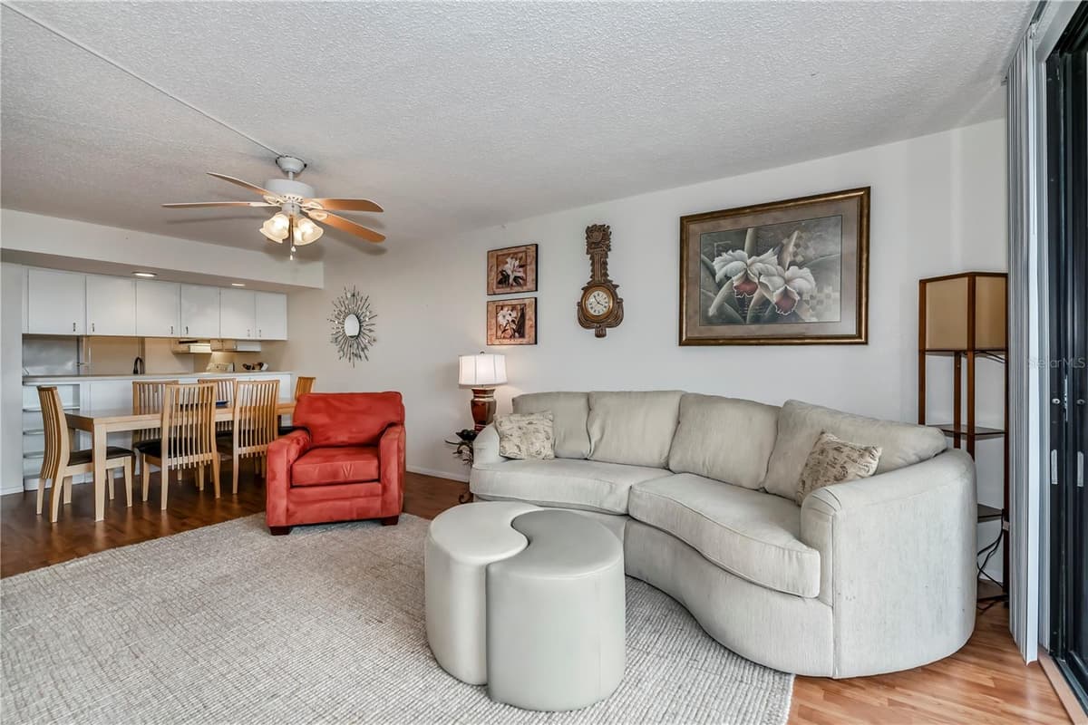 25188 MARION AVENUE — photo 4 of 49