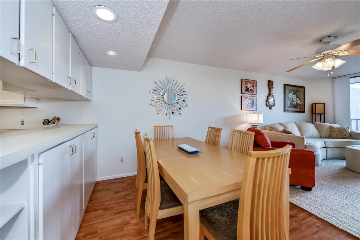 25188 MARION AVENUE — photo 7 of 49