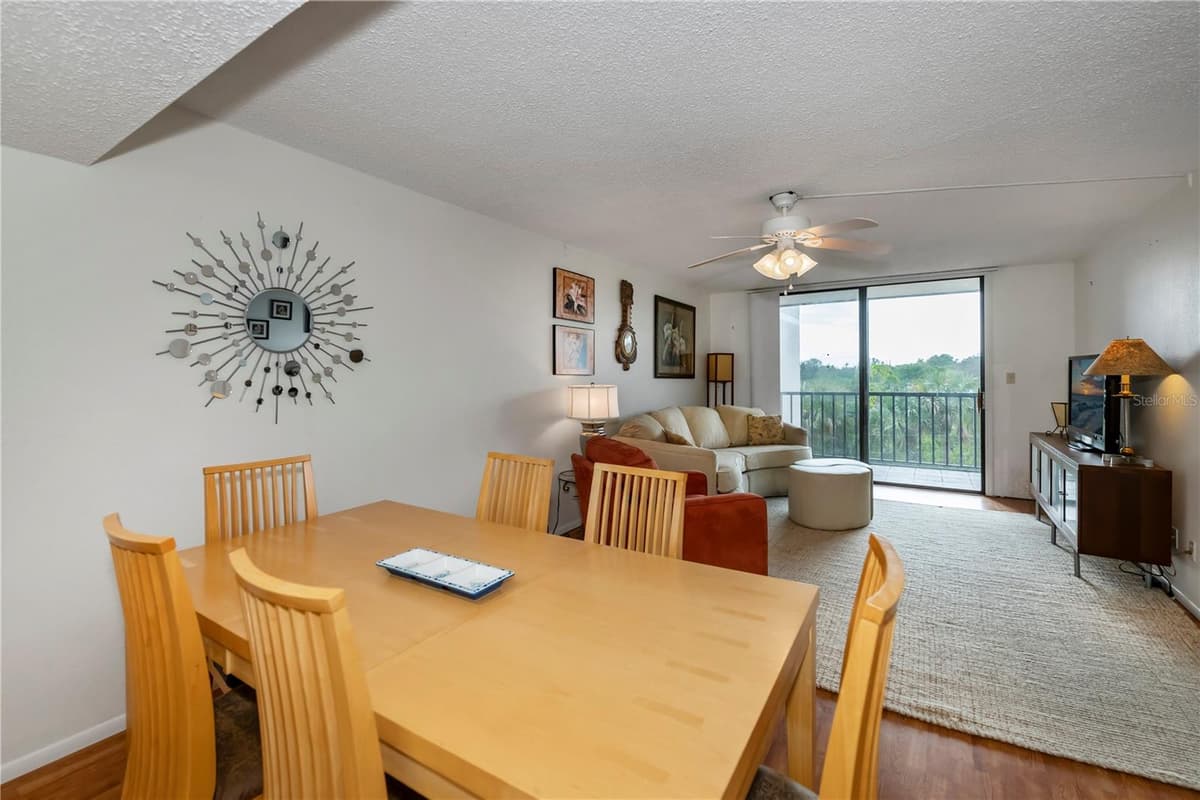 25188 MARION AVENUE — photo 11 of 49