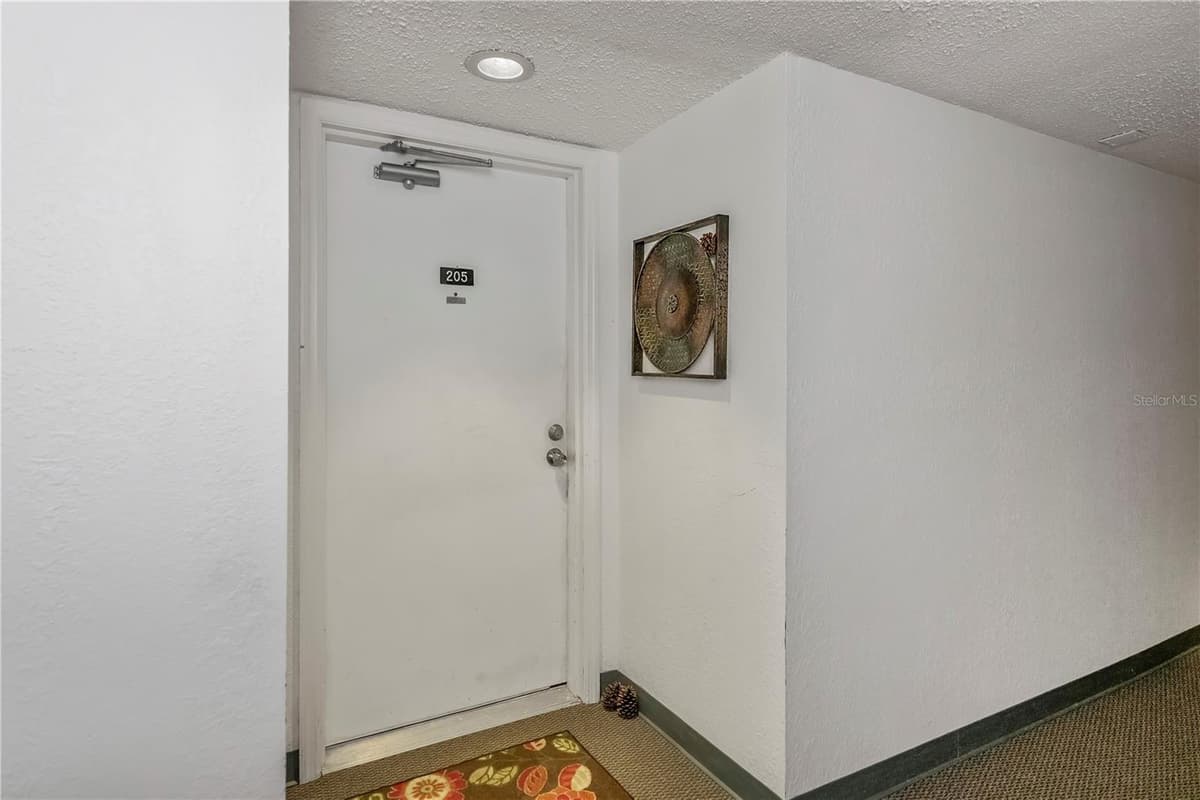25188 MARION AVENUE — photo 37 of 49
