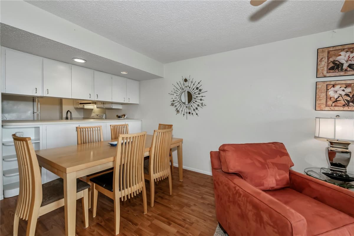 25188 MARION AVENUE — photo 8 of 49