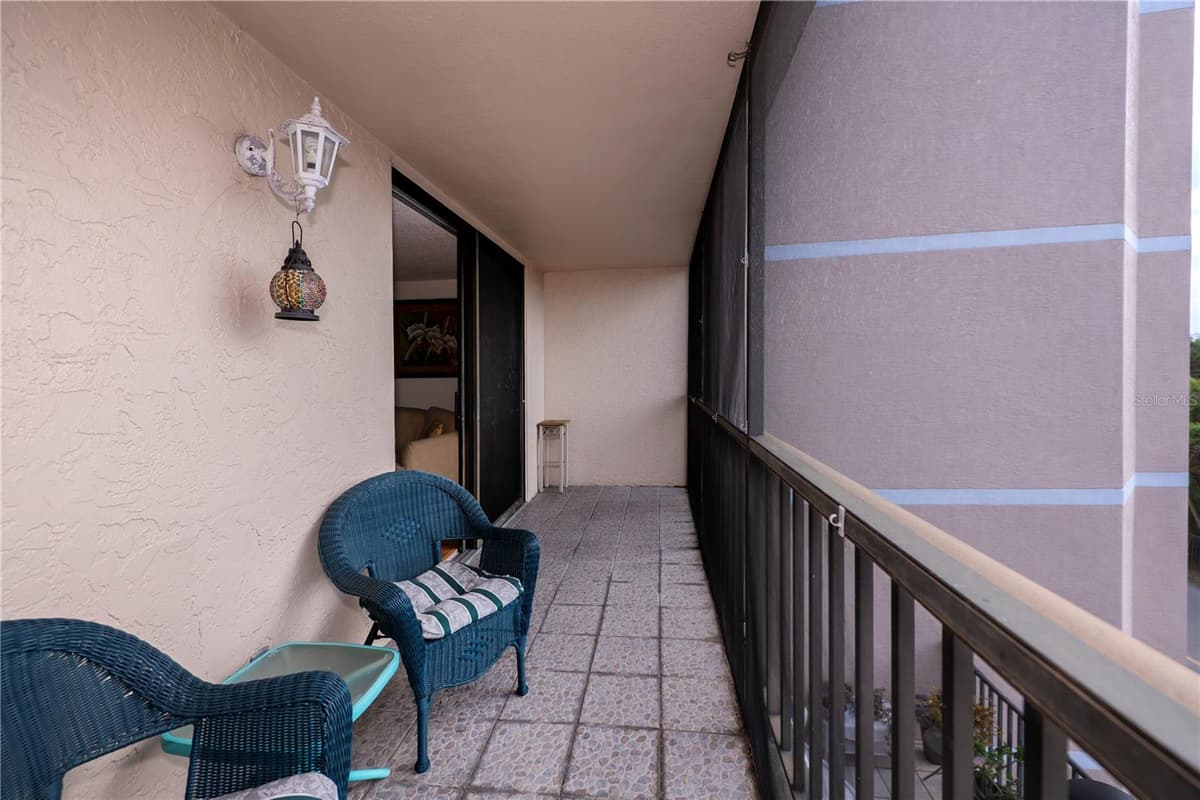 25188 MARION AVENUE — photo 33 of 49