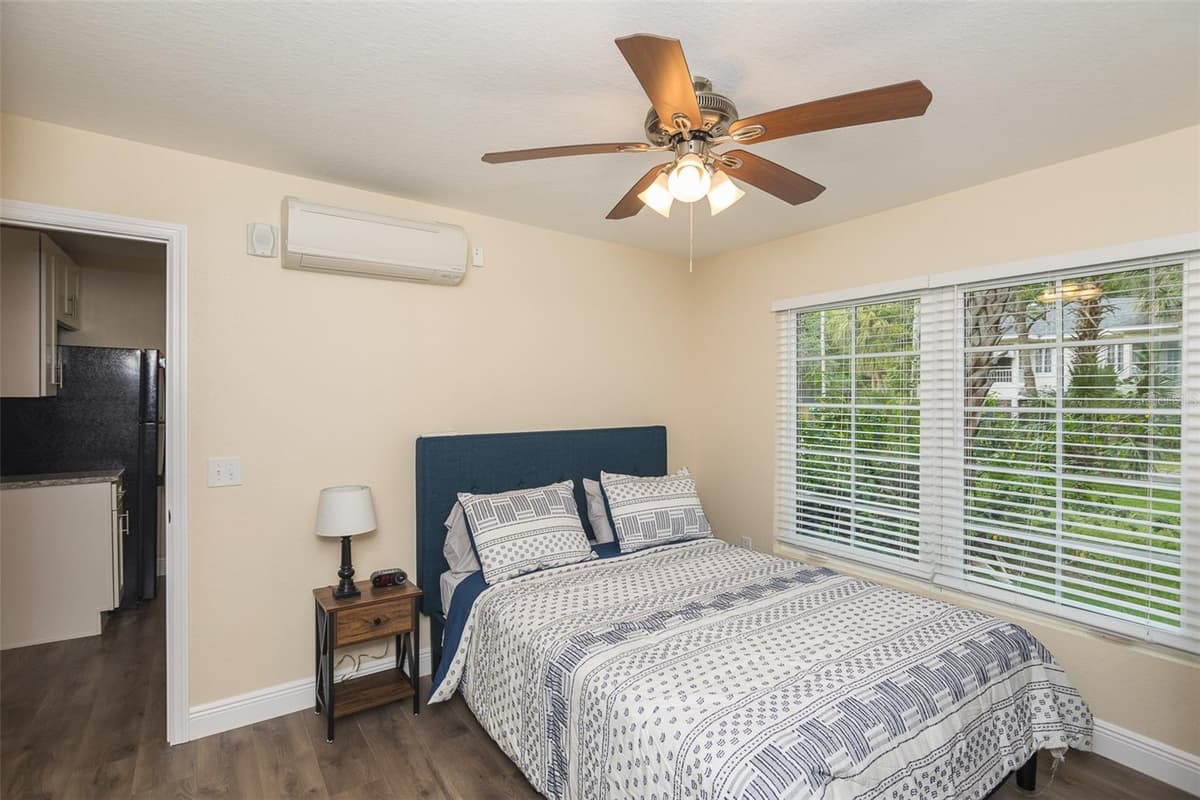 915 PALMETTO STREET — photo 23 of 65