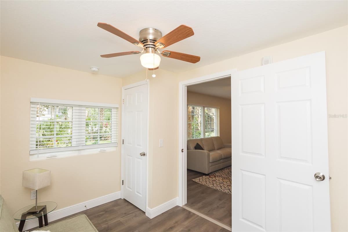 915 PALMETTO STREET — photo 12 of 65
