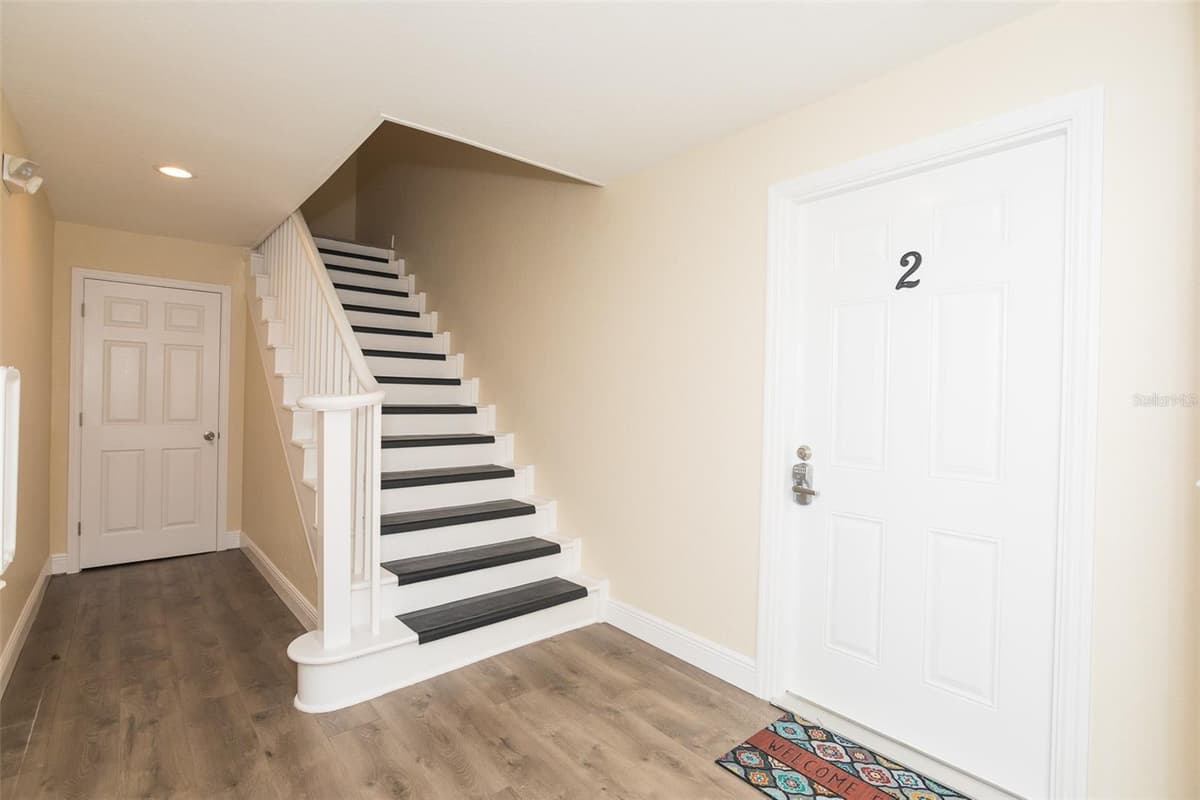 915 PALMETTO STREET — photo 10 of 65