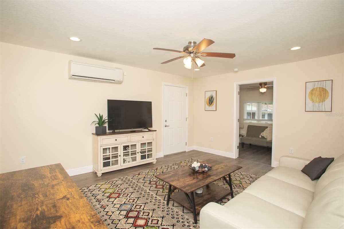 915 PALMETTO STREET — photo 29 of 65