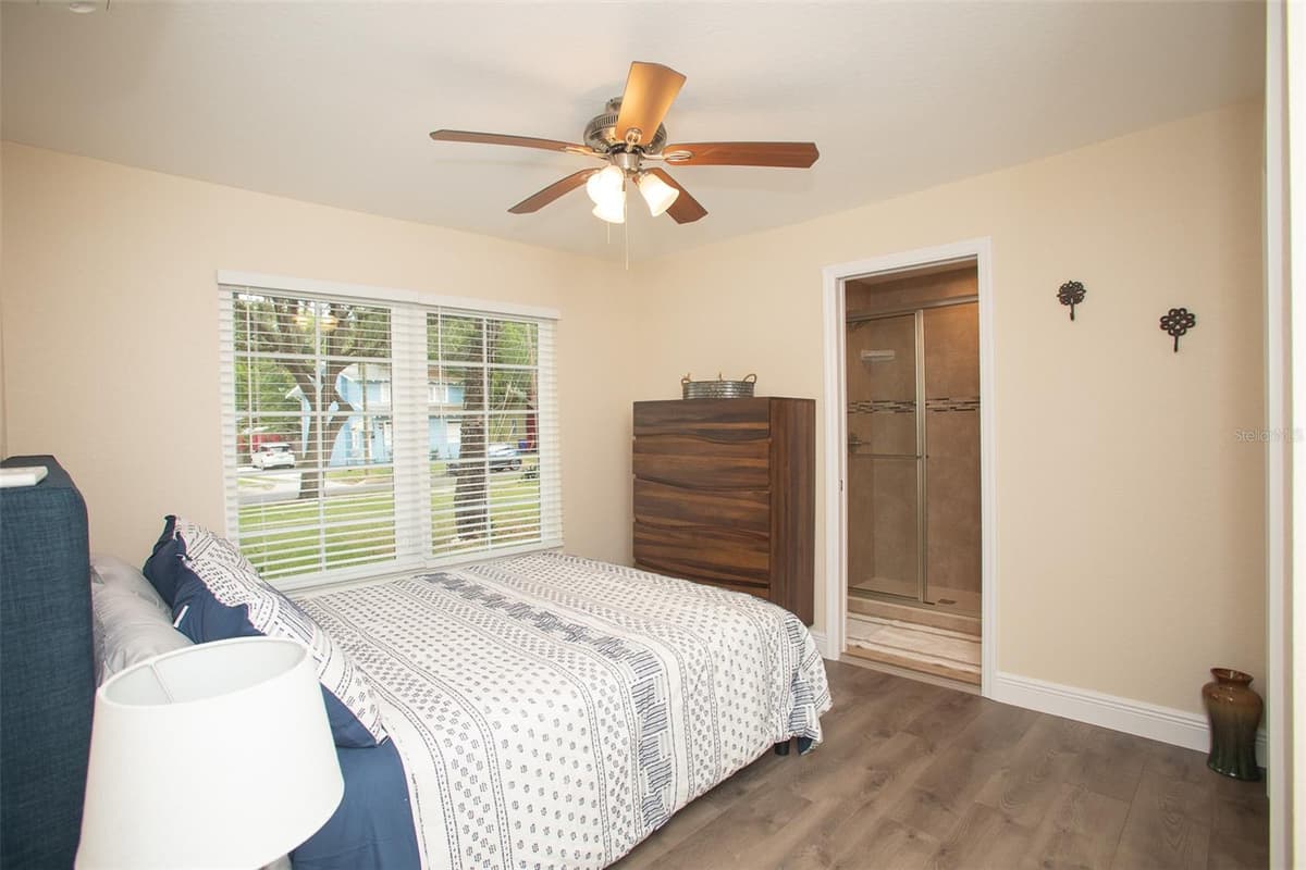 915 PALMETTO STREET — photo 26 of 65