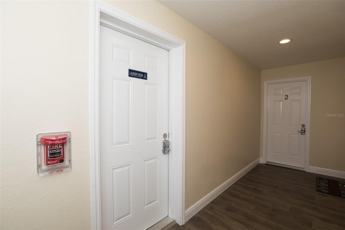 915 PALMETTO STREET — photo 61 of 65