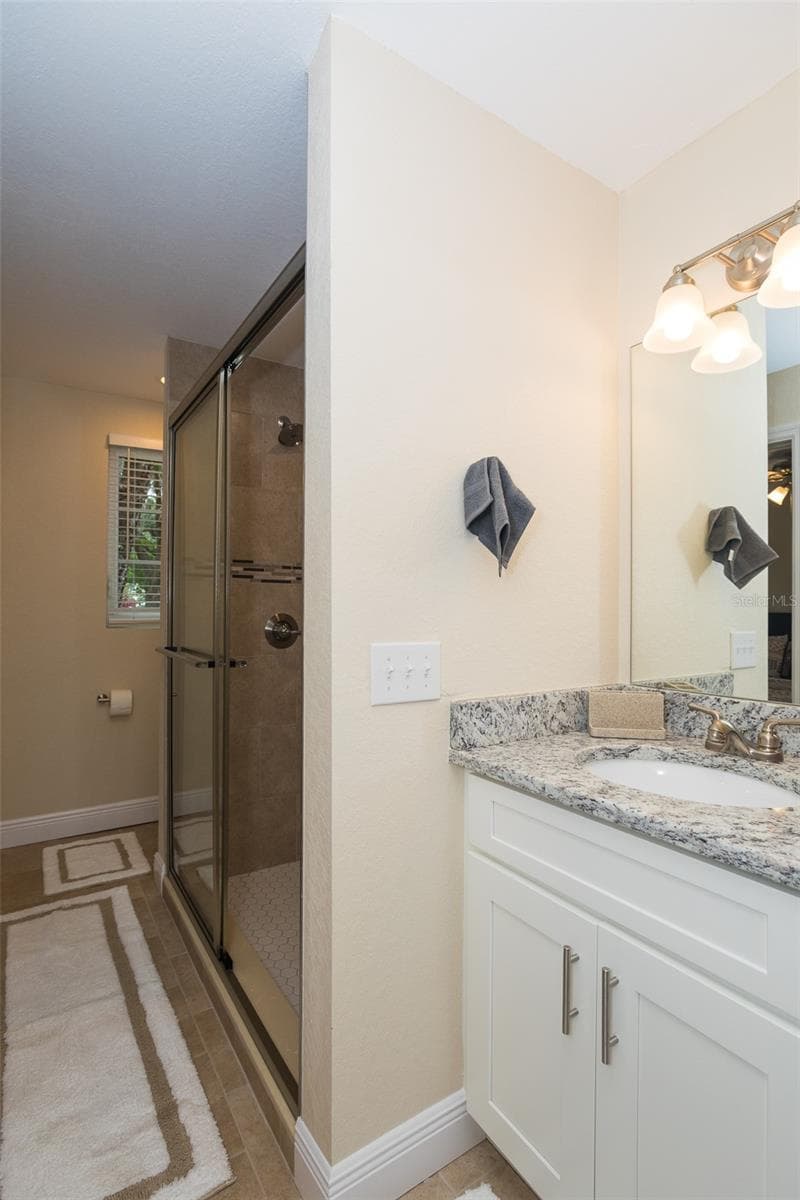 915 PALMETTO STREET — photo 21 of 65