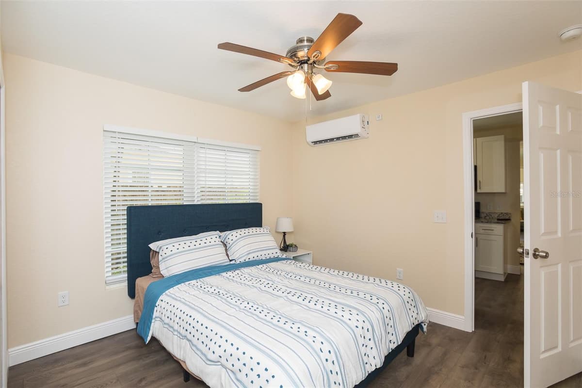 915 PALMETTO STREET — photo 44 of 65