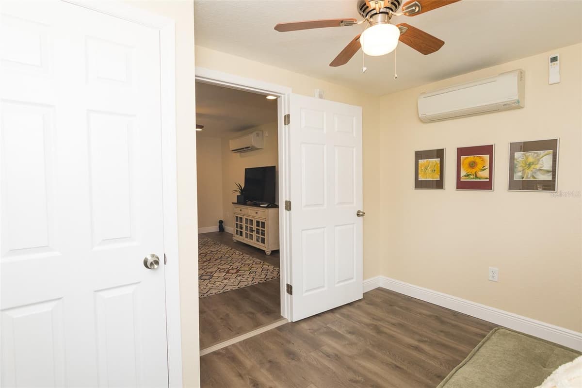 915 PALMETTO STREET — photo 13 of 65