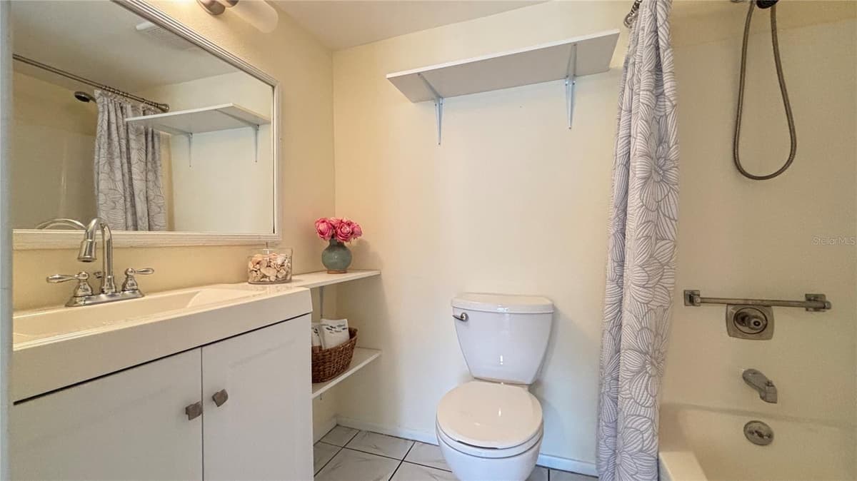 104 CAPRI ISLES BOULEVARD — photo 18 of 43