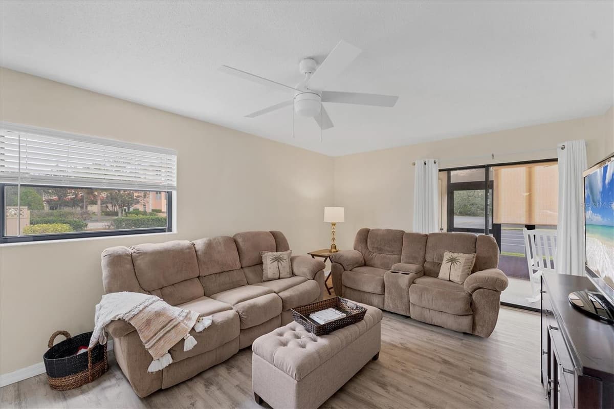 104 CAPRI ISLES BOULEVARD — photo 6 of 43