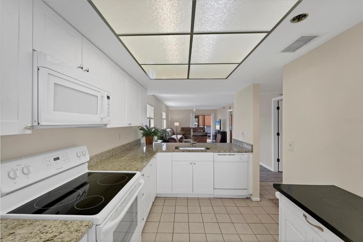 104 CAPRI ISLES BOULEVARD — photo 11 of 43