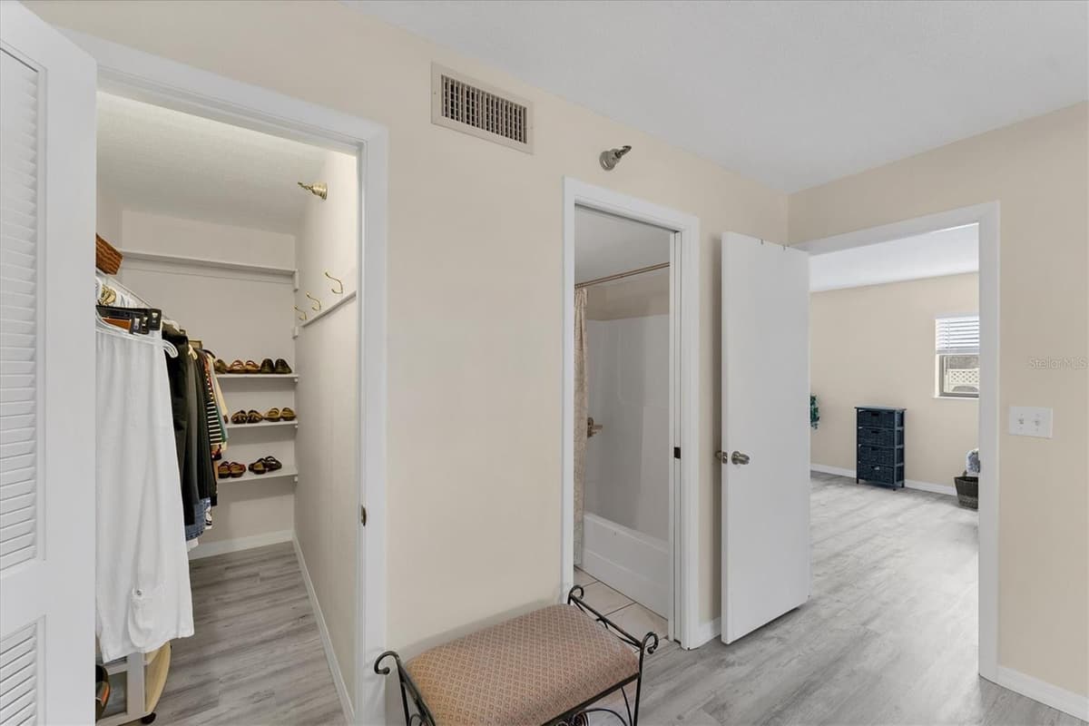 104 CAPRI ISLES BOULEVARD — photo 17 of 43