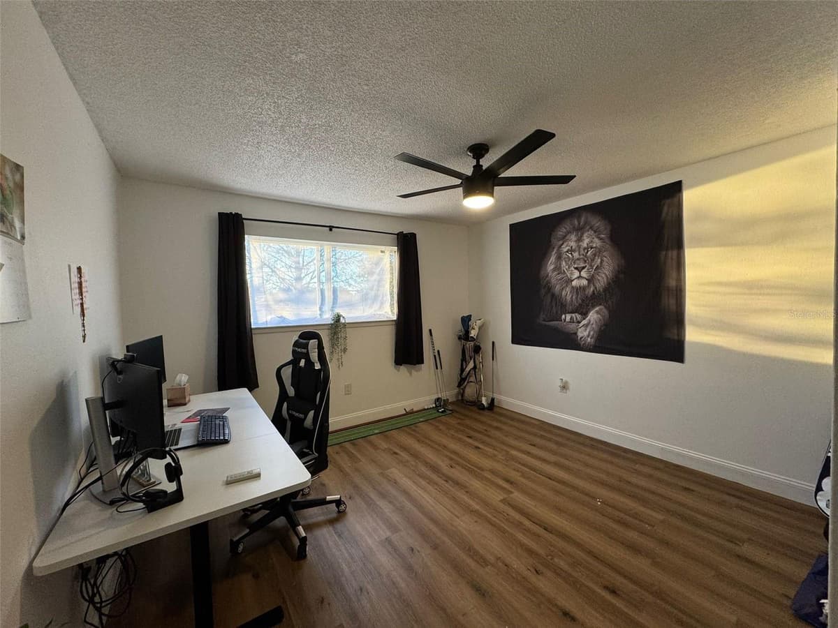 912 LAKE DESTINY ROAD — photo 10 of 24