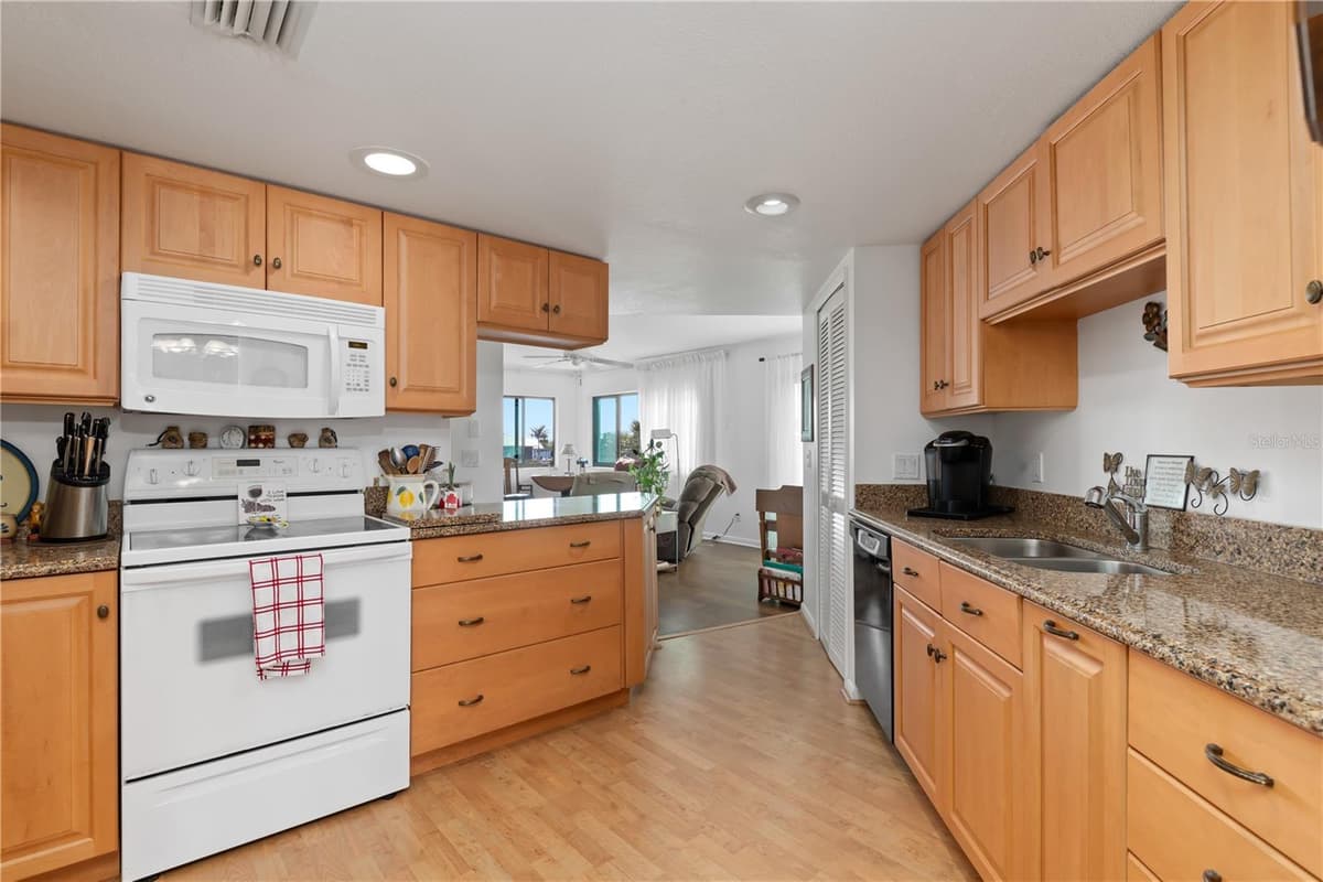 1801 JAMAICA WAY — photo 17 of 47