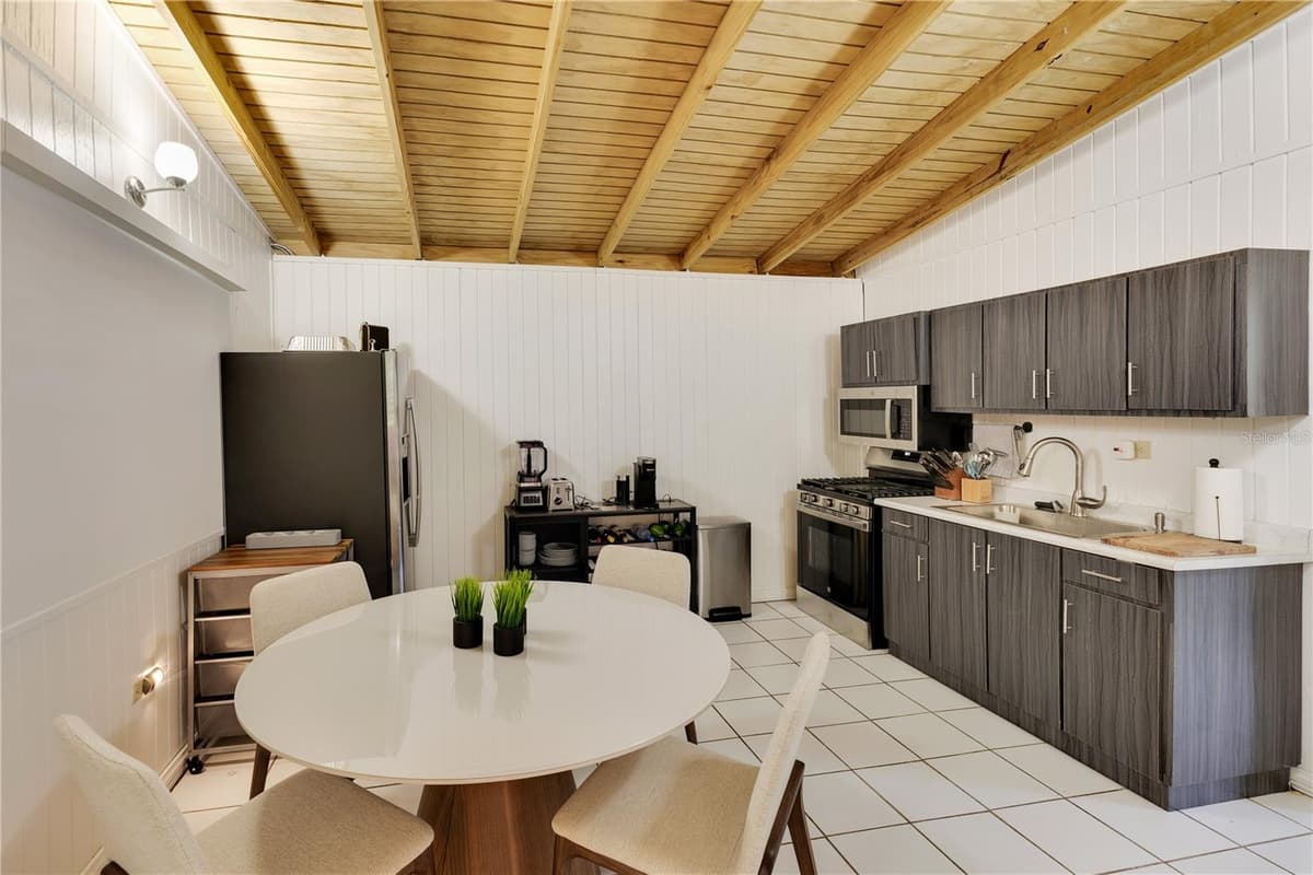 132 QUEBRADA CEIBA — photo 19 of 86
